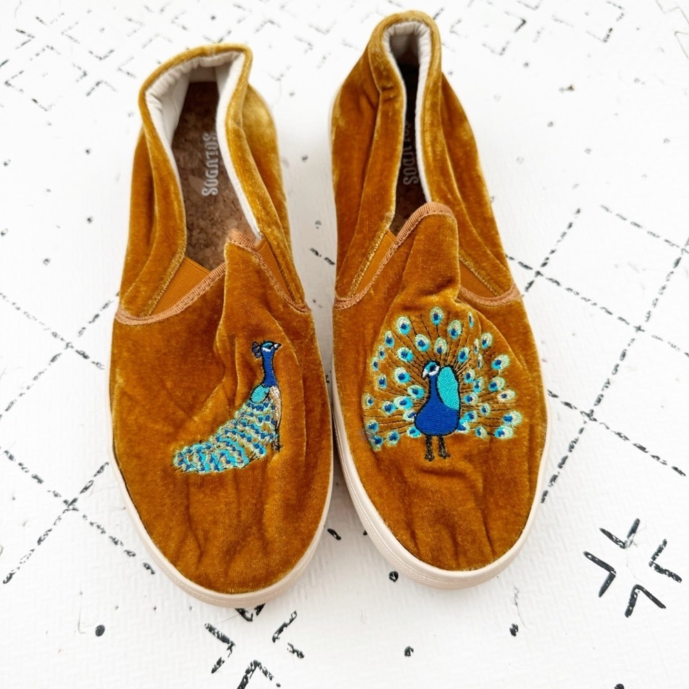 Soludos Brown Velvet Slip-On Shoes with Peacock Embroidery